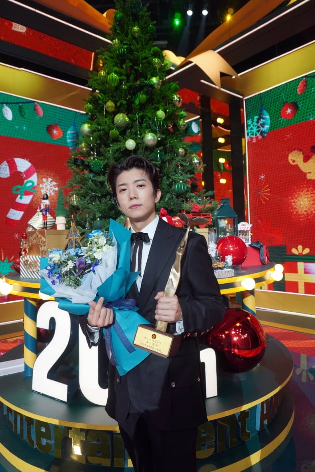 2PM 우영, '스맨파'→'홍김동전'까지 2022년 '예능 보석'으로 맹활약 