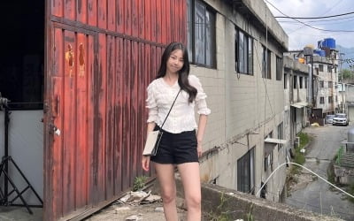 안소희, 싱그러운 미소에 드러낸 '소녀美'…여전한 '꽃미모' 비주얼