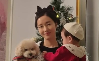 '의사♥' 이정현, 딸 서아·반려견 토리 양 팔로 한 품에…힘 센 워킹맘