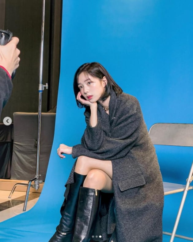 채수빈, 단발병 부르는 미모...아찔한 오프숄더