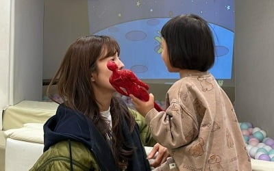 '정조국♥' 김성은, 딸·아들과 함께 키즈카페서 불태운 6시간 "열정 쏟았다"