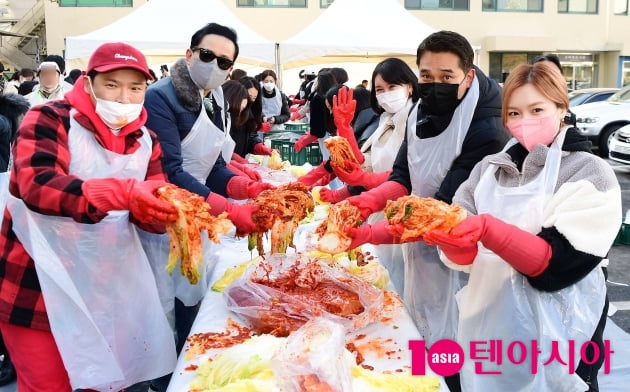 [TEN 포토] 딩동-심신-소연-에드워드 권 '맛있는 김치되기 3초전'