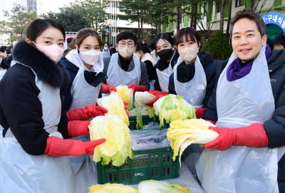 [TEN 포토] 김가영-고원희-지수연 '사랑의 김치 나누기 시작'