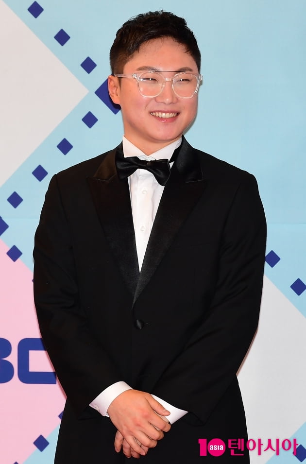 [TEN 포토] 빠니보틀 '애교 눈웃음'