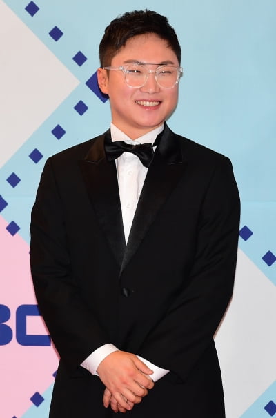 [TEN 포토] 빠니보틀 '애교 눈웃음'