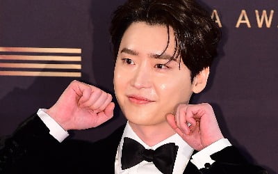 [TEN피플] 열애설 자초한 이종석, "오랫동안 많이 좋아해" 공개 고백 후폭풍