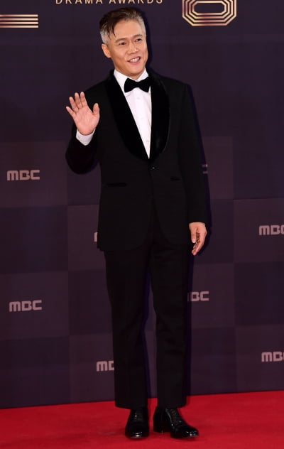 [TEN 포토] 박호산 '반가운 인사'