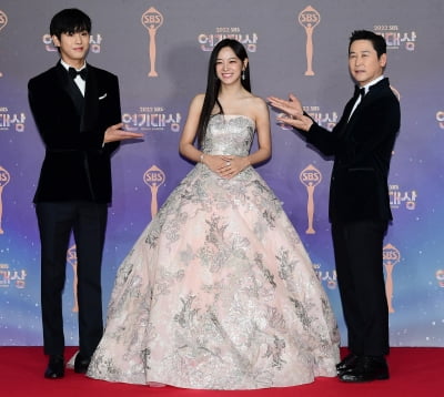 [TEN 포토] 안효섭-김세정-신동엽 'SBS 연기대상 3MC'