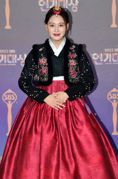 [TEN 포토] 김재경 '곱게 차려입은 한복'