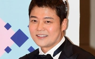 '대상' 전현무, 올해도 심상치 않다