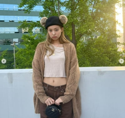 블랙핑크 제니, "안녕 2022 고마웠어" 곰돌이 제니→명품 소파 위 반려견 공개