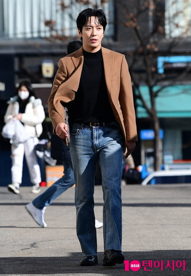 [TEN 포토] 정용화 '등장부터 멋짐폭발'