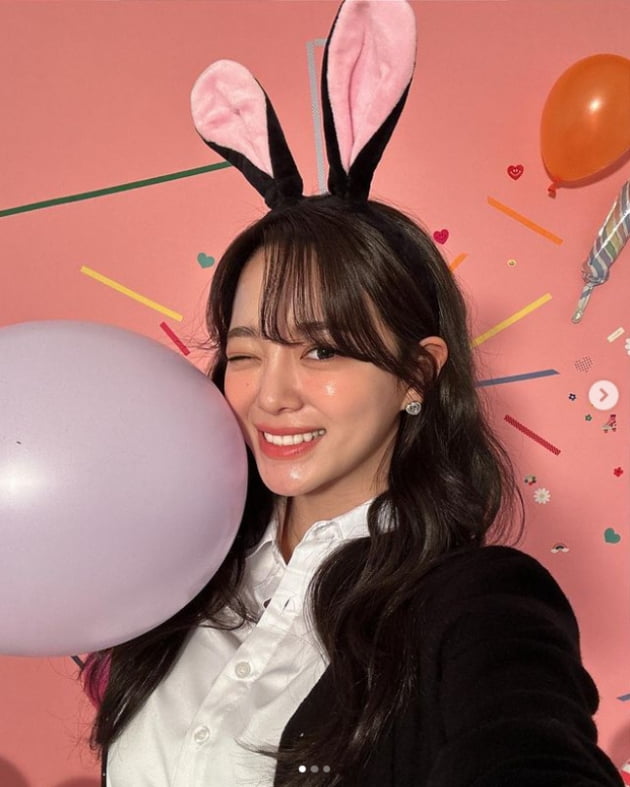김세정, 검은 토끼로 변신한 청순미인...상큼하게