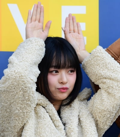 [TEN 포토] 뉴진스 하니 '볼터치 한 토끼'