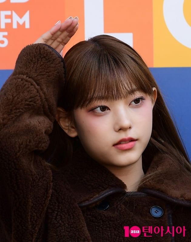 [TEN 포토] 뉴진스 해린 '피부에 조명을 달았나'