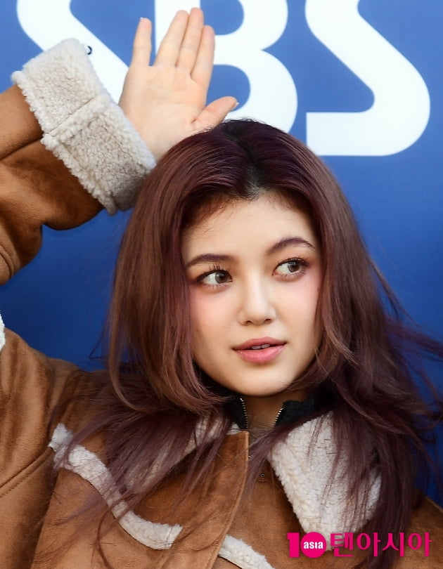 [TEN 포토] 뉴진스 다니엘 '깜찍하게'