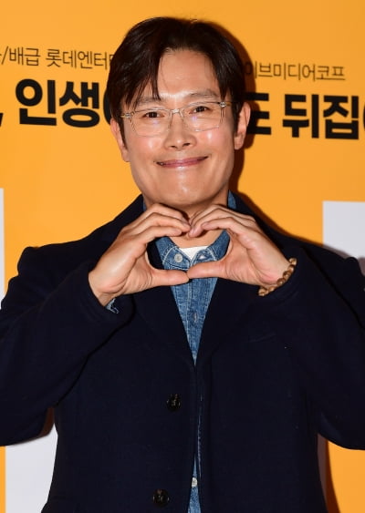 '스위치' 마대윤 감독 "'이민정♥' 이병헌, '요즘 싸잖아' 대사에 '싸진 않잖아'라고…"[인터뷰①]