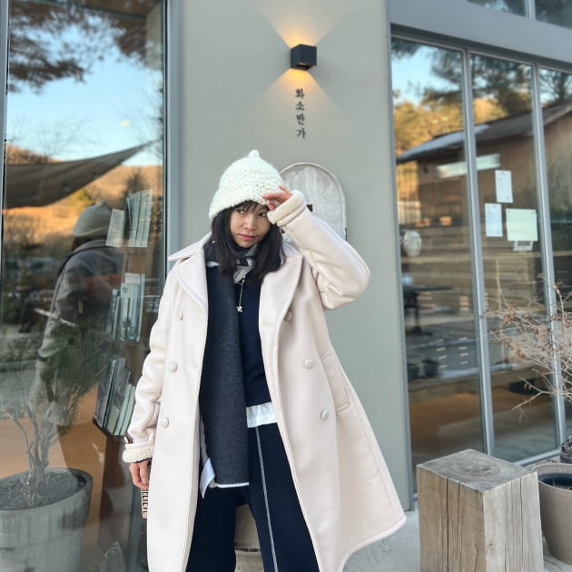 황신혜, 60대 맞아? 뒷모습만 보면 커플룩 입은 딸 이진이랑 친구