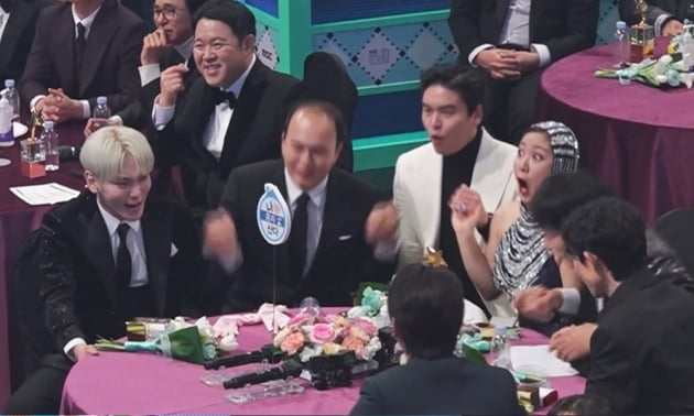 흙빛 얼굴→'무린세스' 변신…전현무, 눈물의 연예대상 대상의 순간('나혼자산다')