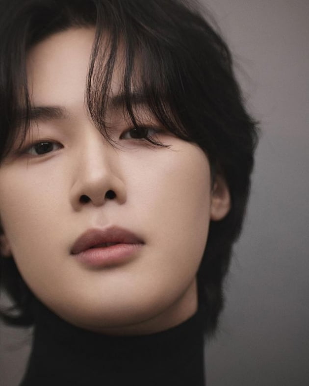 '학폭 사과' 김동희, 새해 인사하더니…이번엔 새 프로필 사진 공개