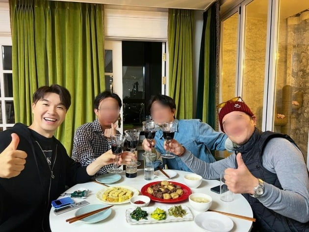 김다예 "수다부부네 24시 영업 중"…♥박수홍, 술+엄지 척 '홀가분한 얼굴'