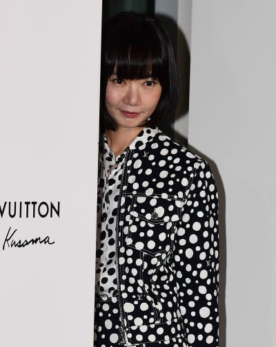 [TEN 포토] 배두나 '뒤돌아보면 심쿵'