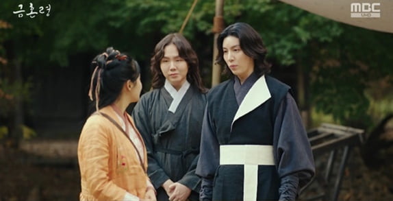 [종합] 김영대, ♥박주현과 목욕하다 핑크빛 기류…키스로 '사랑' 자각 ('금혼령')