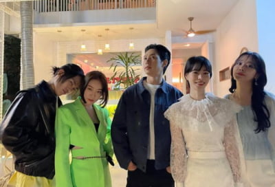 송혜교 괴롭혔던 가해자들끼리 뭉쳤네…'더 글로리' 악역 5인방