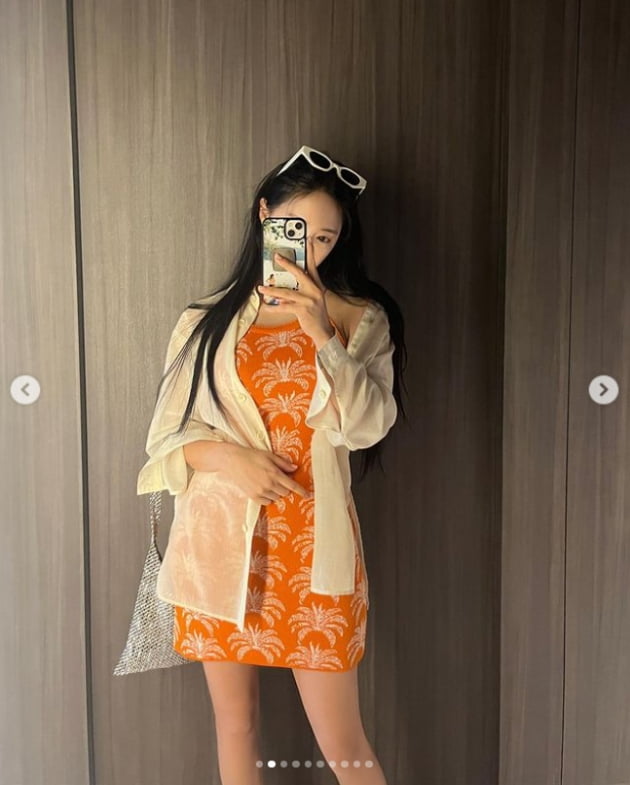 효민, 美친 각선미...수영장에서 섹시하게