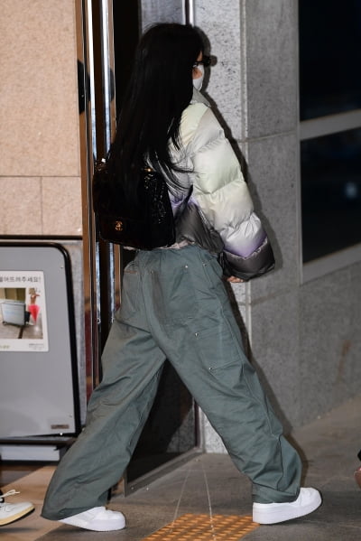 [TEN 포토] 블랙핑크 제니 '청순한 뒤모습'