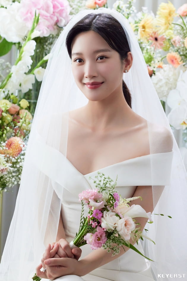 문가영, 이정도 글래머였나? 순백의 웨딩드레스 자태('사랑의 이해')