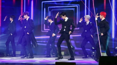 [TEN 포토] SF9 '화려한 퍼포먼스'