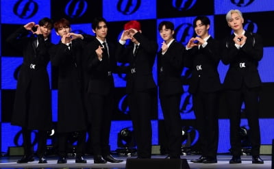 [TEN 포토] SF9 '개성 넘치는 하트'