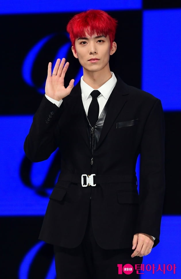 [TEN 포토] SF9 휘영 '강렬한 레드'