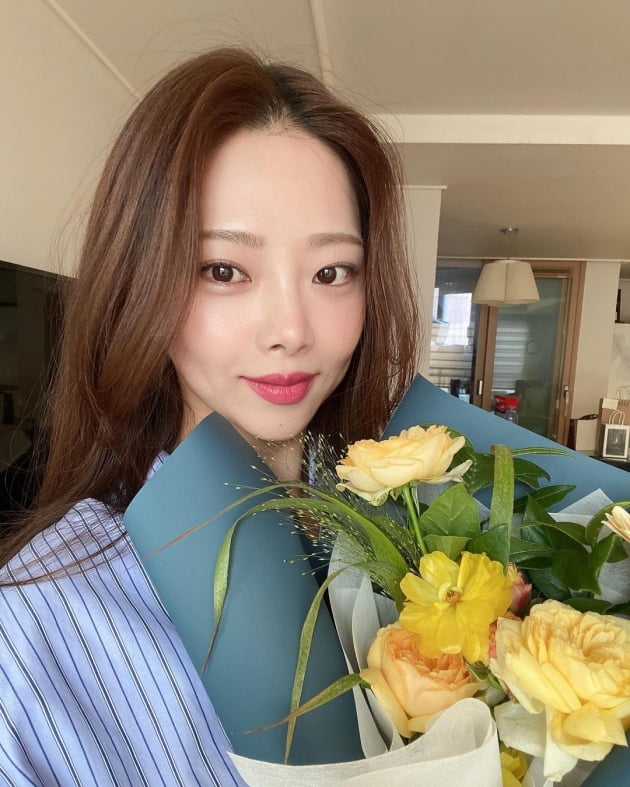 '싱글맘' 10기 옥순, "어느 게 꽃이게" 손에 든 게 꽃…♥남친 유현철이 "준 거 아님"