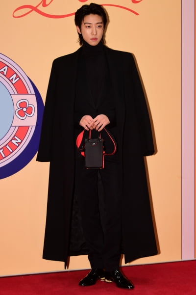 [TEN 포토] 세븐틴 디에잇 '시선도 패션도 깔끔'