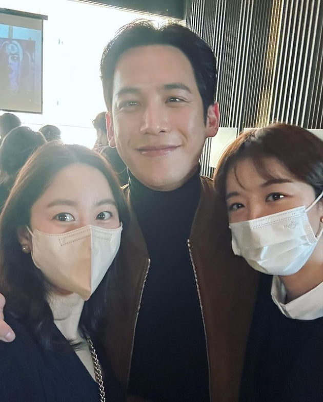 '치과의사♥' 전혜빈, 같이 불길 속을 뛴 박기웅 응원 "그림을 더 잘 그리네"