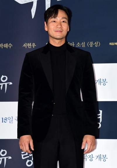 [TEN 포토] 박해수 '보조개 미소'
