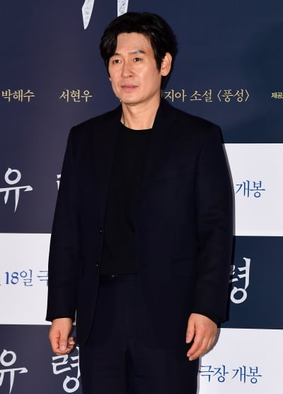 [TEN 포토] 설경구 '영화로 만나요'
