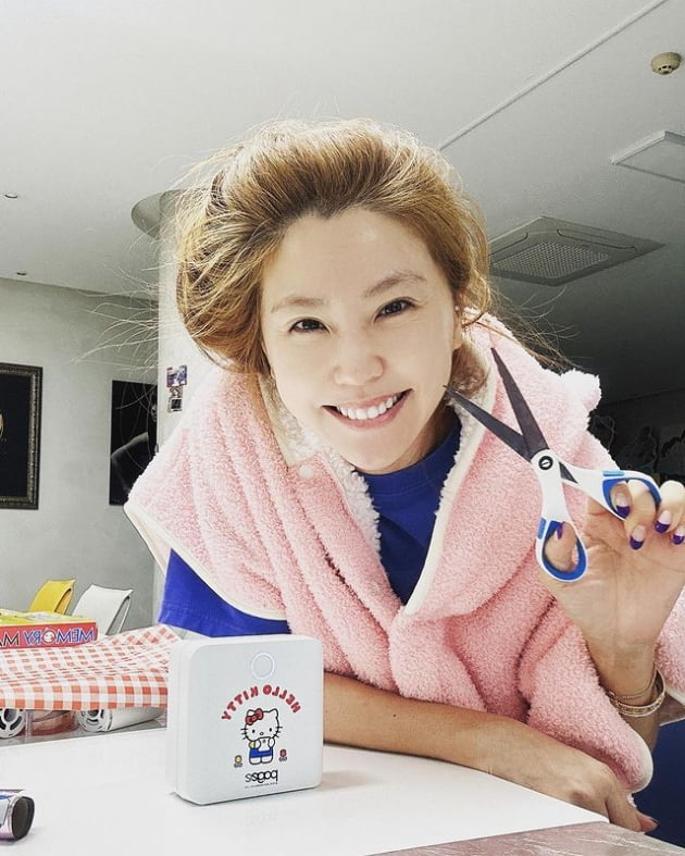 '주영훈♥' 이윤미, 아침부터 난감한 패션…작업 중인 딸 부자 맘