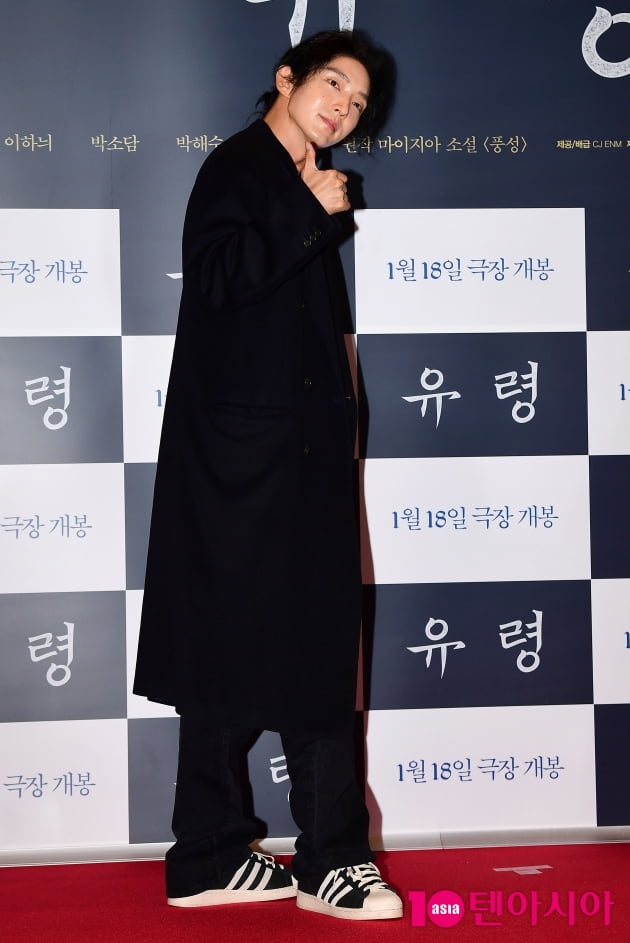 [TEN 포토] 이준기 '매력적인 포즈'