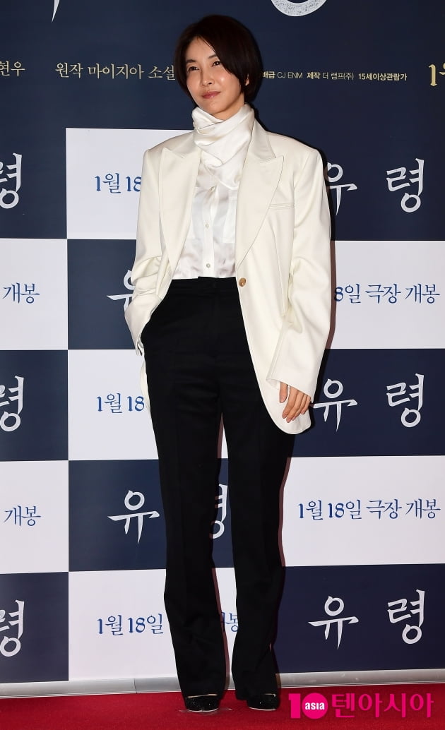 [TEN 포토] 진서연 '깔끔한 블랙&화이트'