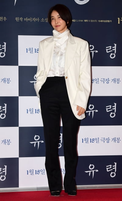 [TEN 포토] 진서연 '깔끔한 블랙&화이트'