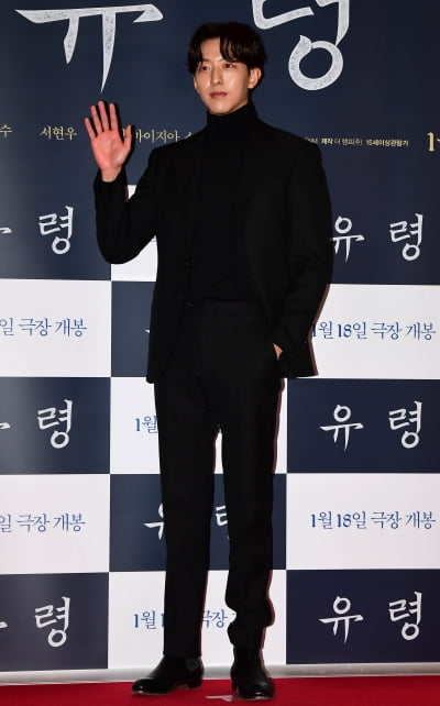 [TEN 포토] 씨엔블루 이정신 '우월한 기럭지'