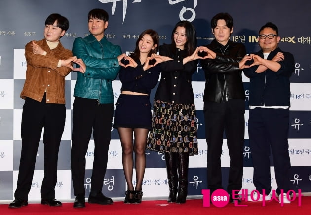 [TEN 포토] 서현우-박해수-박소담-이하늬-설경구-이해영 감독 '스파이 액션 주역들'