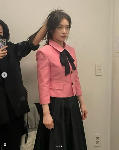 송혜교한테 머리 뜯겼는데…김히어라, 또 머리채 잡혔네