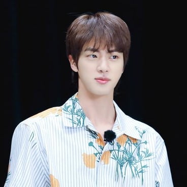 방탄소년단 진, 소근소근 '한번만 보여주세요'...달려라 방탄에서 만점 활약
