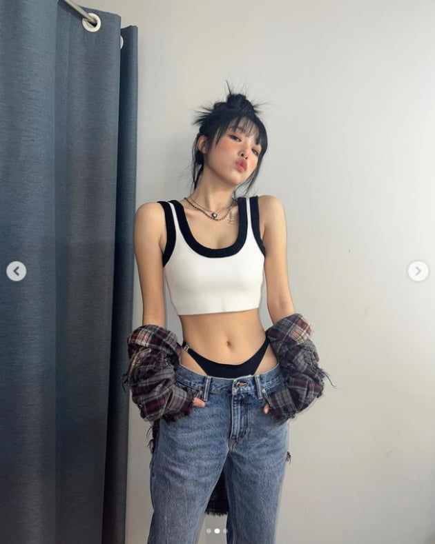 최예나, 치골 팬티라인 다 드러내고...파격적인 패션
