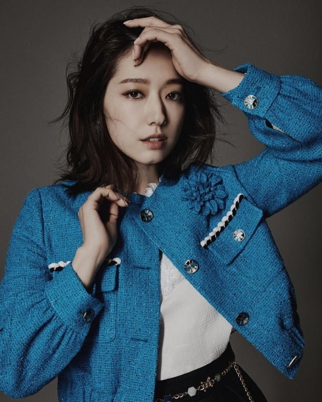 '최태준♥' 박신혜, 출산 후에도 흐트러짐 없는 고혹美…청담동 며느리룩으로 우아한 자태