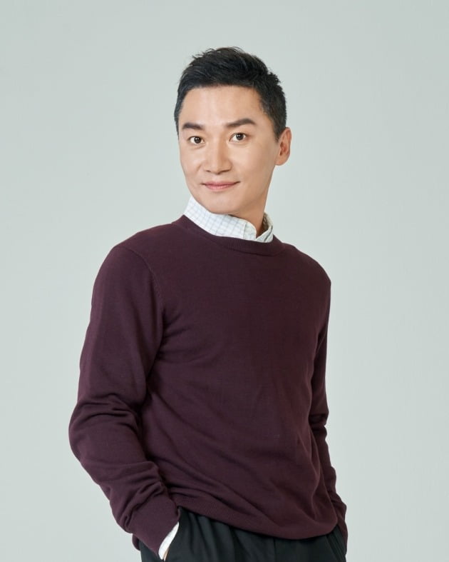 배우 조재윤./사진=올빛엔터테인먼트